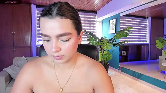 ambarcarterr online show from October 16, 2025, 1:41 pm