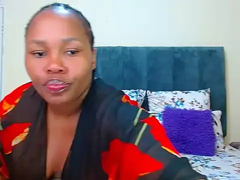 Snapshot of curvycloe1 chatting on November 9, 2025, 8:07 am curvycloe1 online show from November 9, 2025, 8:07 am