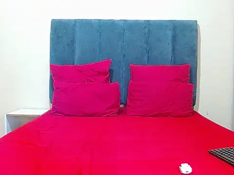 Snapshot of curvycloe1 chatting on May 31, 2026, 6:42 pm curvycloe1 online show from May 31, 2026, 6:42 pm