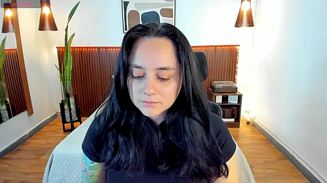 KatherineBond online show from October 18, 2025, 8:11 pm