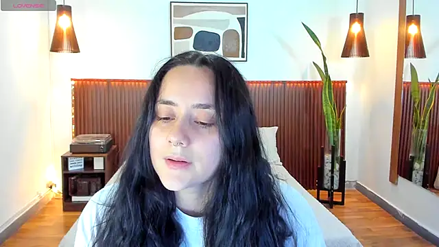 KatherineBond online show from October 28, 2025, 7:35 pm