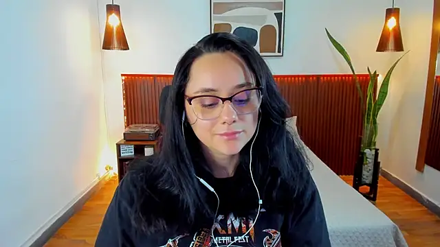 KatherineBond online show from October 2, 2025, 7:39 pm