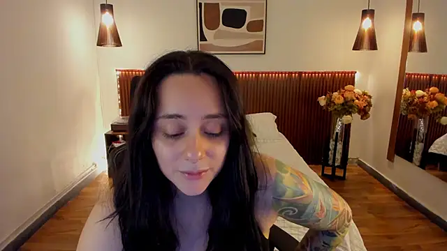 Snapshot of KatherineBond chatting on May 30, 2026, 6:02 pm KatherineBond online show from May 30, 2026, 6:02 pm