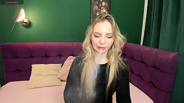 Snapshot of EvaMoran chatting on November 7, 2025, 1:54 am EvaMoran online show from November 7, 2025, 1:54 am