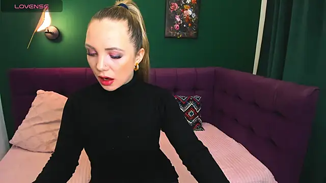 Snapshot of EvaMoran chatting on November 11, 2025, 2:17 am EvaMoran online show from November 11, 2025, 2:17 am