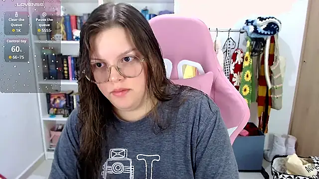 Gabiwaifu online show from October 4, 2025, 11:45 am