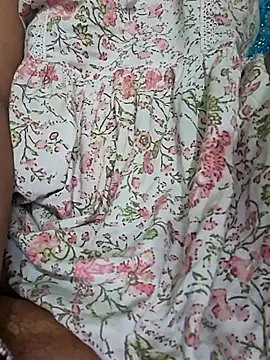 Snapshot of Priya_Bong chatting on June 17, 2026, 1:16 am Priya Bong online show from June 17, 2026, 1:16 am