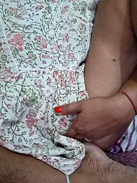 Snapshot of Priya_Bong chatting on July 5, 2026, 2:05 am Priya Bong online show from July 5, 2026, 2:05 am