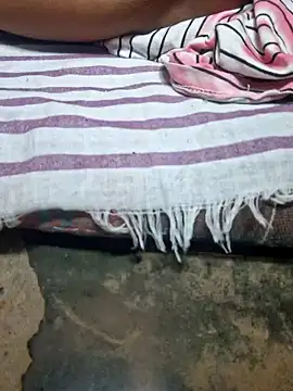 Snapshot of Priya_Bong chatting on October 2, 2025, 7:28 pm Priya Bong online show from October 2, 2025, 7:28 pm