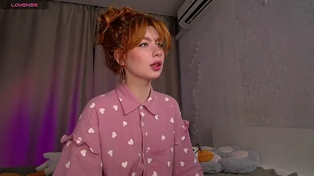 Snapshot of Evaa_Moonn_ chatting on September 15, 2025, 11:27 pm Evaa Moonn  online show from September 15, 2025, 11:27 pm