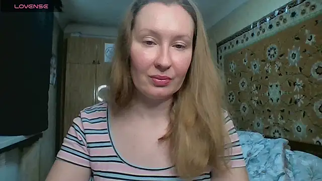 Snapshot of AnnaXLovers chatting on April 8, 2026, 9:11 am AnnaXLovers online show from April 8, 2026, 9:11 am