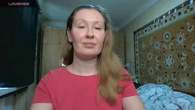 Snapshot of AnnaXLovers chatting on April 6, 2026, 11:33 am AnnaXLovers online show from April 6, 2026, 11:33 am