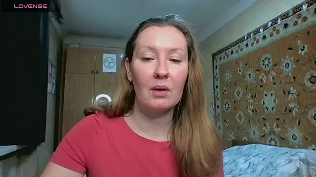 Snapshot of AnnaXLovers chatting on April 14, 2026, 5:45 am AnnaXLovers online show from April 14, 2026, 5:45 am