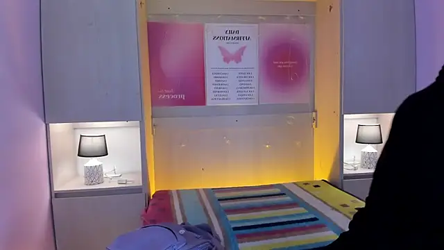 tamaraa smiith online show from September 18, 2025, 8:01 pm