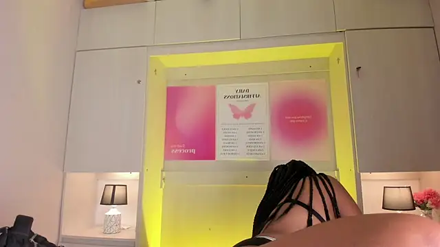 tamaraa smiith online show from March 3, 2026, 7:43 pm