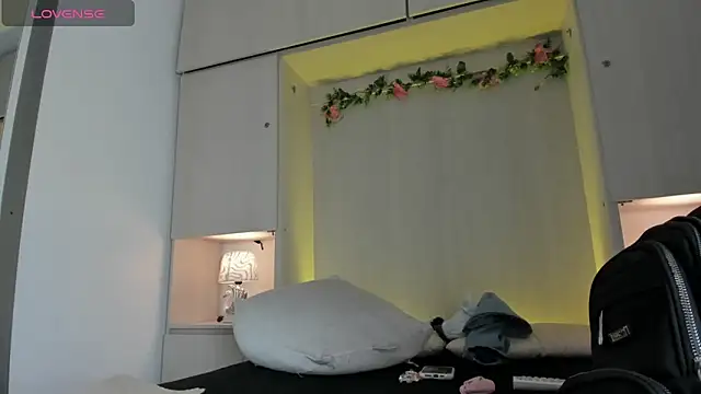 tamaraa smiith online show from April 15, 2026, 7:40 pm