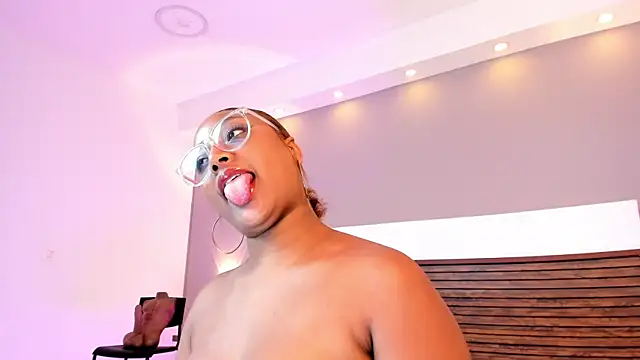 Adelehottman online show from February 16, 2026, 2:43 am