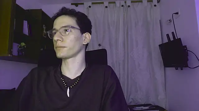 Snapshot of stikmanman chatting on November 14, 2025, 5:44 am stikmanman online show from November 14, 2025, 5:44 am