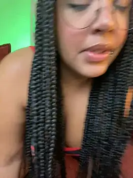 Snapshot of 99_Lilith chatting on August 4, 2026, 12:37 am 99 Lilith online show from August 4, 2026, 12:37 am