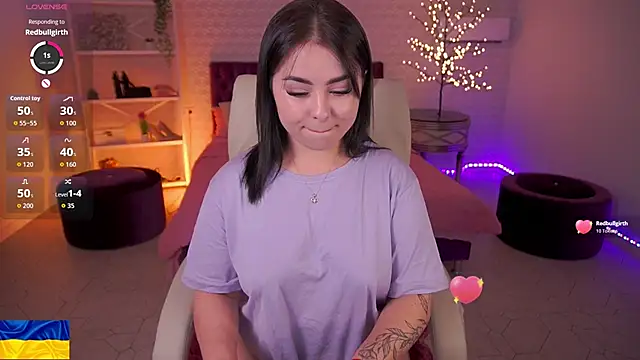 Snapshot of SusieWood chatting on May 6, 2026, 7:51 pm SusieWood online show from May 6, 2026, 7:51 pm
