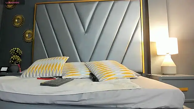 BrendaAdams  online show from October 27, 2025, 11:22 am