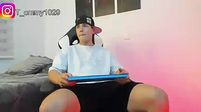 Snapshot of Tommy_Jos chatting on March 1, 2025, 2:15 am Tommy Jos online show from March 1, 2025, 2:15 am