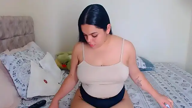 Sara-04 online show from October 7, 2025, 11:28 pm