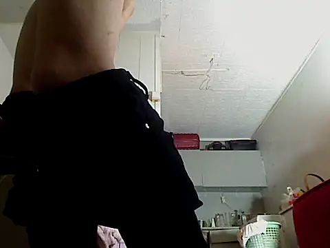 Snapshot of VanillaSeXy chatting on December 1, 2025, 3:24 pm VanillaSeXy online show from December 1, 2025, 3:24 pm