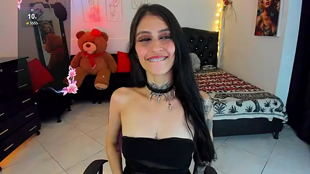 Snapshot of Melanny_lopez18 chatting on April 19, 2026, 8:37 am Melanny lopez18 online show from April 19, 2026, 8:37 am