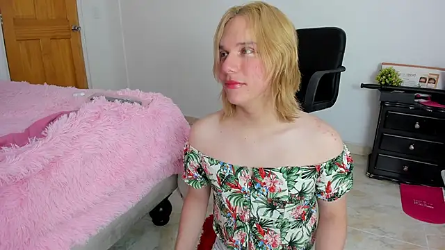 Snapshot of _Little_angel69 chatting on January 22, 2025, 2:35 pm  Little angel69 online show from January 22, 2025, 2:35 pm