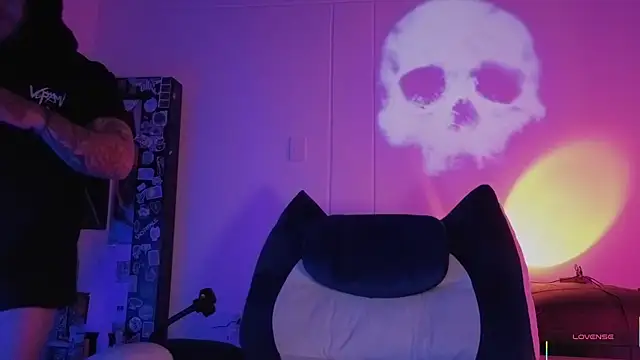 Snapshot of Ash_gusbig chatting on November 25, 2025, 3:18 am Ash gusbig online show from November 25, 2025, 3:18 am