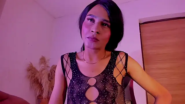 carolinemiller7 online show from December 14, 2025, 8:14 pm