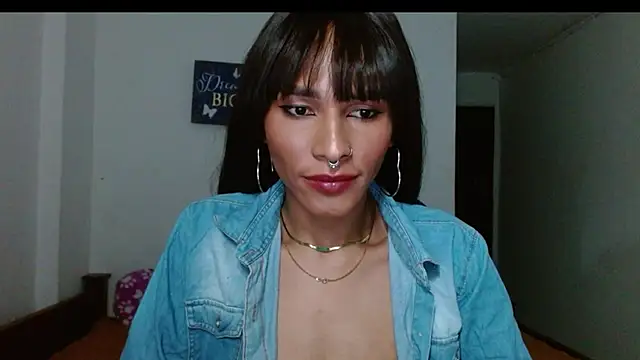 carolinemiller7 online show from February 9, 2025, 8:43 am