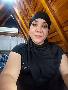 AmbarBurhan online show from April 17, 2026, 6:33 pm