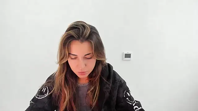 Summmmersky online show from November 10, 2025, 1:38 pm