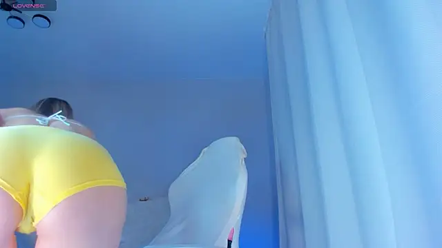 JennyWoody online show from October 15, 2025, 4:26 pm