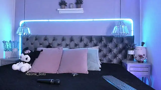 Snapshot of Naomii_Soto chatting on February 28, 2025, 6:52 pm Naomii Soto online show from February 28, 2025, 6:52 pm