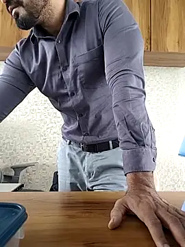 indianguy89 online show from February 16, 2026, 10:14 am