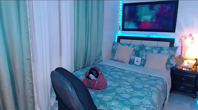 Snapshot of Heavenly_Treats chatting on March 8, 2025, 6:54 am Heavenly Treats online show from March 8, 2025, 6:54 am