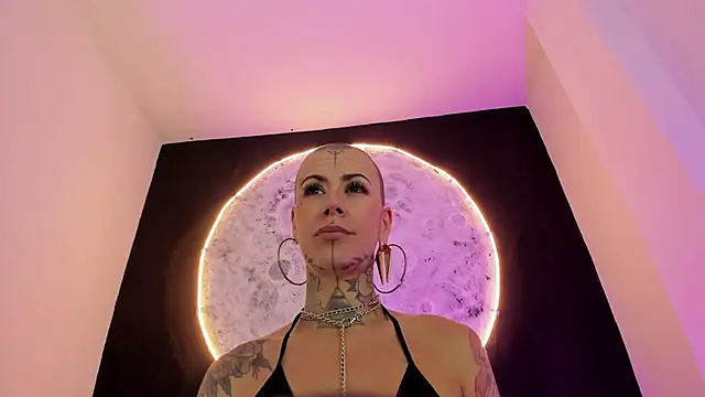 GinebraaFox  online show from March 10, 2025, 5:50 pm