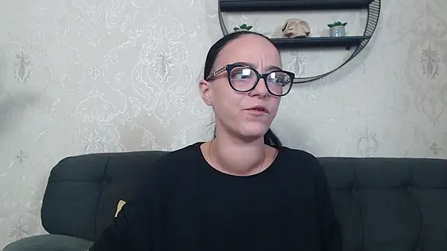 Snapshot of IzabelllNoir chatting on November 8, 2025, 8:18 am IzabelllNoir online show from November 8, 2025, 8:18 am