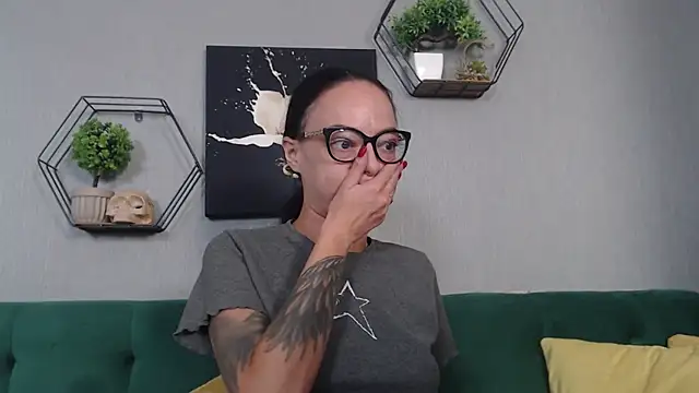 Snapshot of IzabelllNoir chatting on September 16, 2025, 8:59 am IzabelllNoir online show from September 16, 2025, 8:59 am