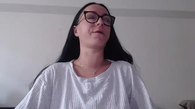 Snapshot of IzabelllNoir chatting on June 2, 2026, 8:58 am IzabelllNoir online show from June 2, 2026, 8:58 am