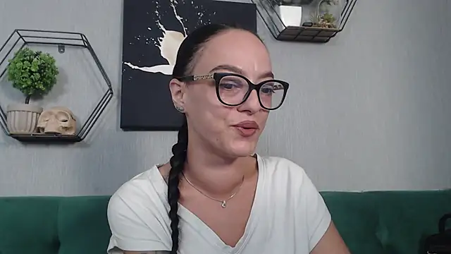 Snapshot of IzabelllNoir chatting on September 26, 2025, 10:55 am IzabelllNoir online show from September 26, 2025, 10:55 am