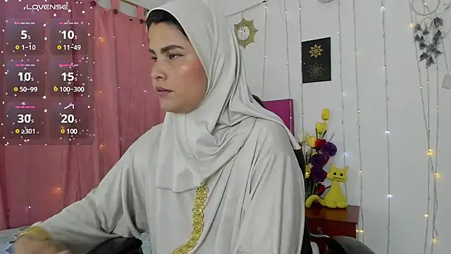 Snapshot of AishaAmin_ chatting on March 3, 2025, 12:17 pm AishaAmin online show from March 3, 2025, 12:17 pm