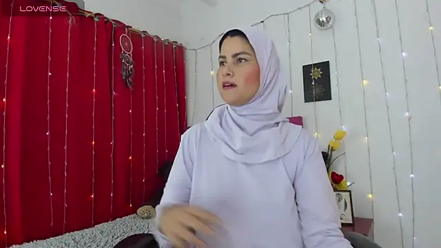 AishaAmin  online show from December 15, 2025, 12:11 pm