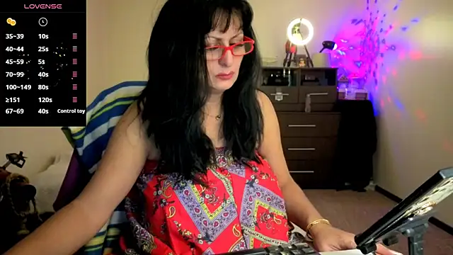 YourDreamLoverr online show from November 25, 2025, 11:59 pm