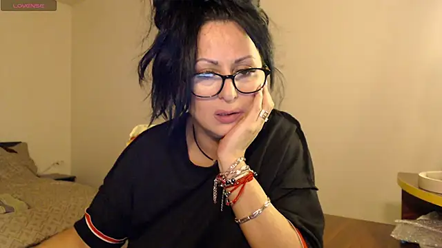 Snapshot of YourDreamLoverr chatting on March 8, 2025, 3:39 am YourDreamLoverr online show from March 8, 2025, 3:39 am