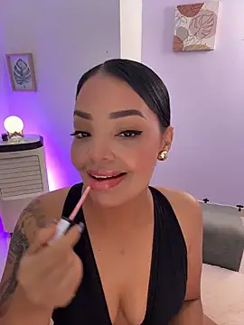 Snapshot of Sara_LipsX chatting on February 15, 2026, 11:14 pm Sara LipsX online show from February 15, 2026, 11:14 pm