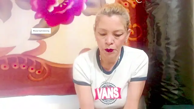 Snapshot of electra-mommy chatting on October 8, 2025, 4:29 pm electra-mommy online show from October 8, 2025, 4:29 pm